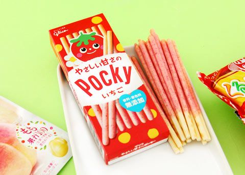 Pocky Natural Strawberry Biscuit Sticks
